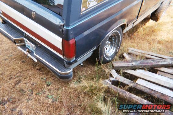 020_17a.jpg bumper was on the ground.