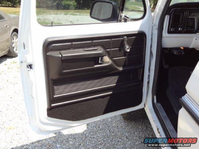 78-bronco--interior-(14).jpg 
