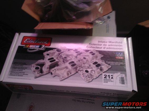 photo-1.jpg Edelbrock Performer Intake (non-EGR) for 302