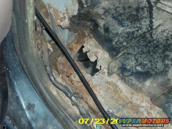 picture-037.jpg Ford should be a shamed of it's self, a 17 year old vehicle rusting out this badly. I don't even live in the snowbelt...