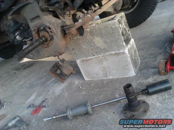 Spindle came off like nothing thanks to the slide hammer/puller setup. 3 hits less than 10 seconds.