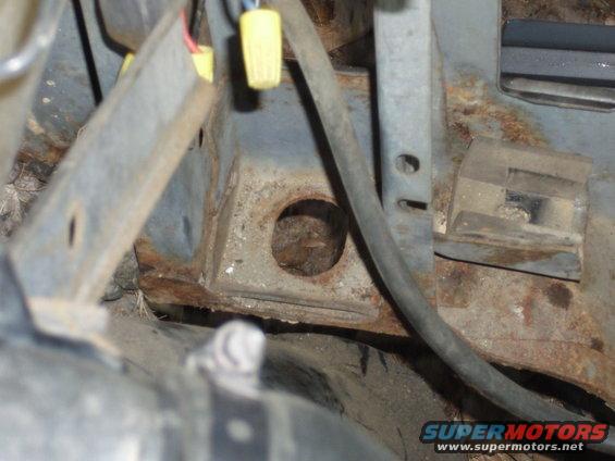 picture-066.jpg Just some slight surface rust but very well treatable & useable. Not bad for a truck that's 24 years old.