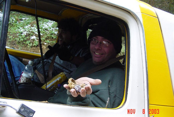 lets-go-wheelin-115-rsz.jpg Tony is pretty happy about his u joint