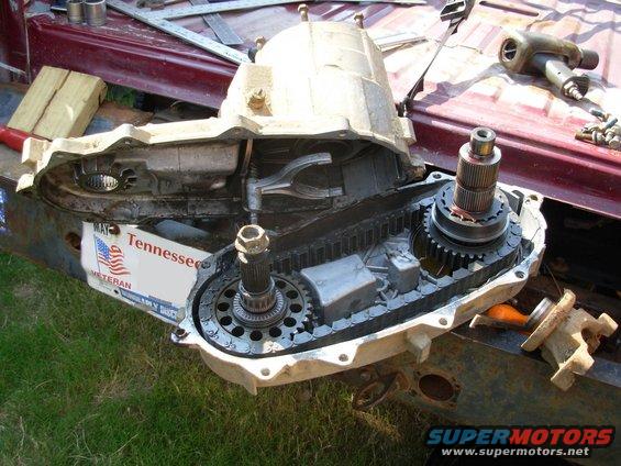 npopen04.jpg With the front yoke removed (1 1/8" nut), the front of the case lifts off.