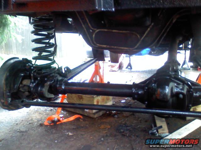 Finally got the arms bolted in place, had to do alot of trimming on body mount