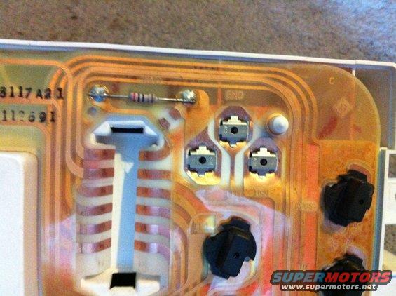 img_03532.jpg Reference image of the oil gauge resistor.
