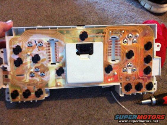 img_03551.jpg Circuit film of a 92-93 Gas, non-tach cluster.