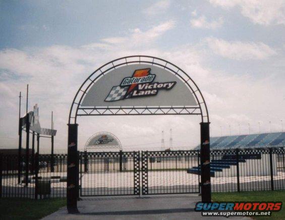 victorylane.jpg 