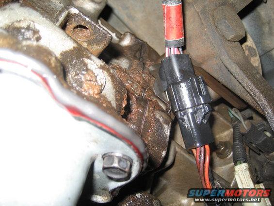 img_5485.jpg Changed the pan gasket out but did not stop the leak.