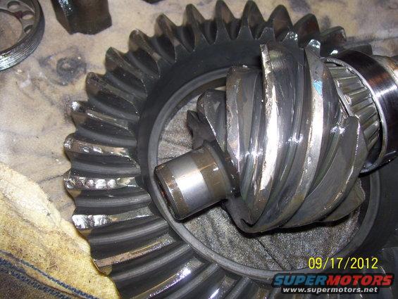 90-bronco-build-005.jpg When I bought the 9" he said "oh yeah, the axle is good to go".