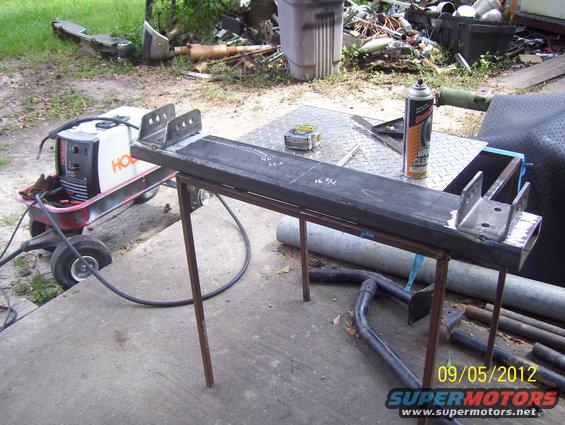 90-bronco-build-001.jpg Front spring hanger crossmember.
