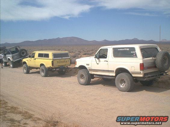 im000132.jpg lunch  stop just before the "baja" across the dry lake.  OJB ran like the wind...75MPH+ and it felt great!