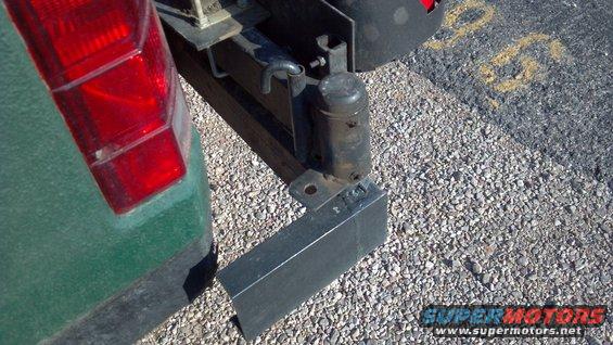 130.jpg Close up of a hinge unit.  Purchased from comp4x4.com, it supports the weight of the spare tire or jerry cans   cooler just fine.