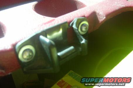 015.jpg Broken latch on console (still works, just hangs up a bit)