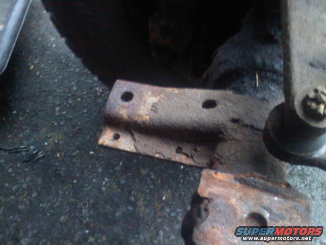 usless-bracket-3.jpg 