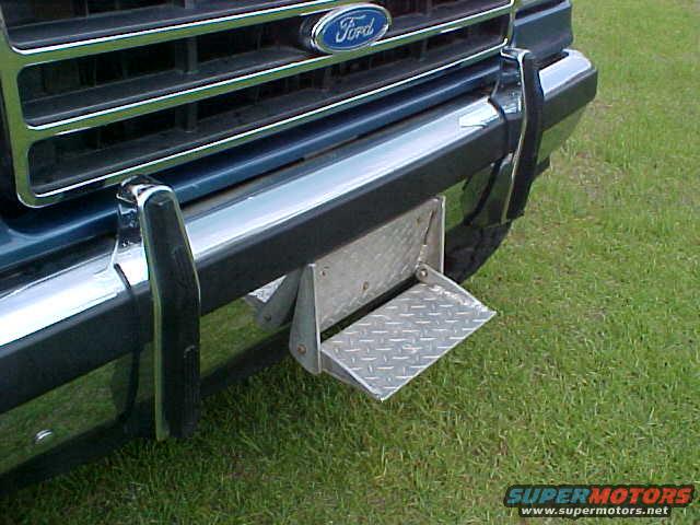 1992 Ford Bronco front grille and bumper with fold-down step