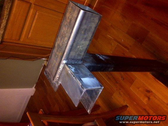 Welded steel tubing structure with square and rectangular sections