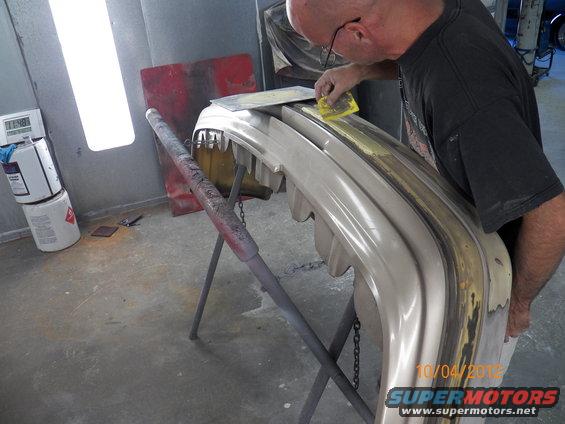 101_0514.jpg Filler in the front bumper.