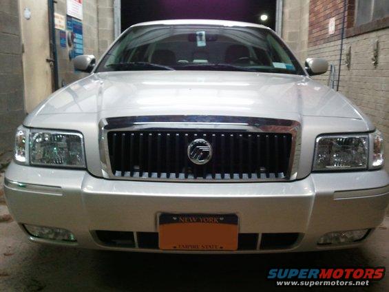Silver 2008 Mercury Grand Marquis front view