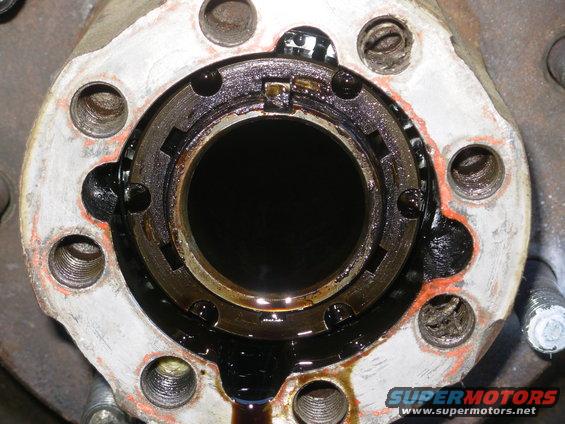 17key.jpg The square key is in the slot on top.