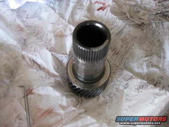 img_0651.jpg Sun gear removed. Don't lose the bearing.