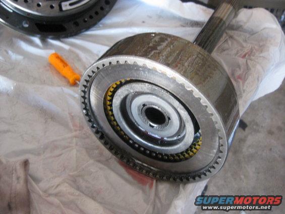 img_0666.jpg Clutches installed. The thicker steel is installed last and visible here. Remember the clutches need to be installed wet.