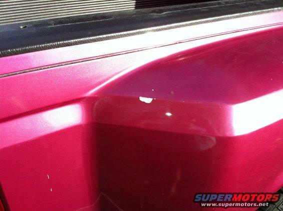 img_03861.jpg Rear fender starting to peel. It is the newest paint on the truck too...