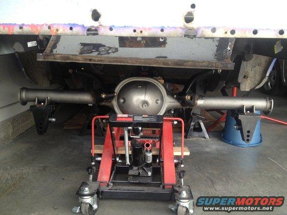 image.jpg Currie Super 8 housing/TCI triangulated 4 link/in 65 Mustang