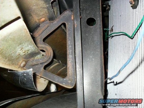 grill-brackets-001.jpg Center grill bracket