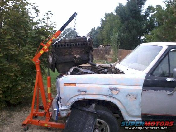 120921_001.jpg Pulling the engine out of the parts truck.