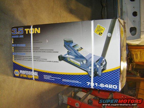 Box for a NAPA 3.5 ton floor jack, showing the jack inside