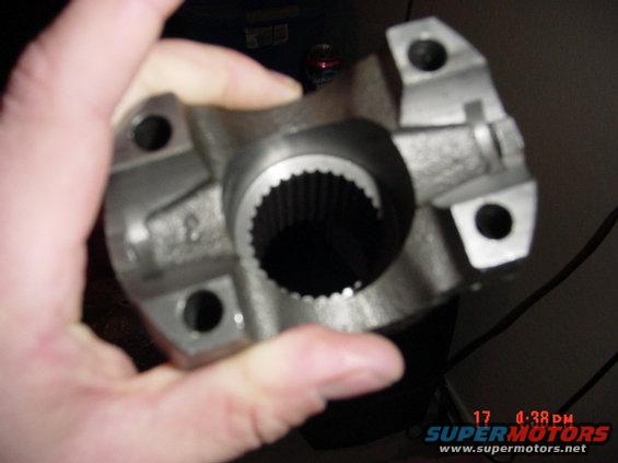 dsc01764.jpg The new U joint that will bolt on