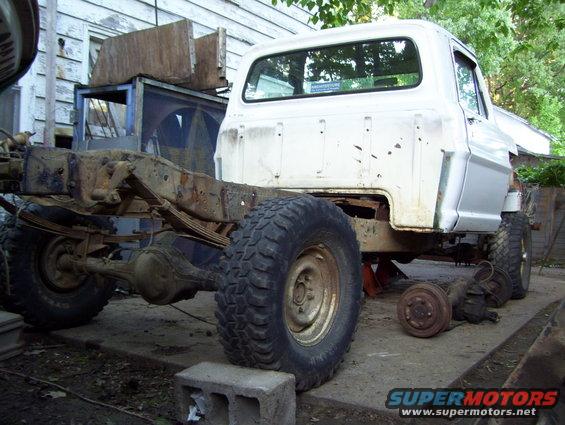 1972 Ford F-150 chassis, rear view, white