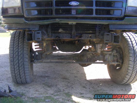 1996 Ford Bronco front grille and suspension detail