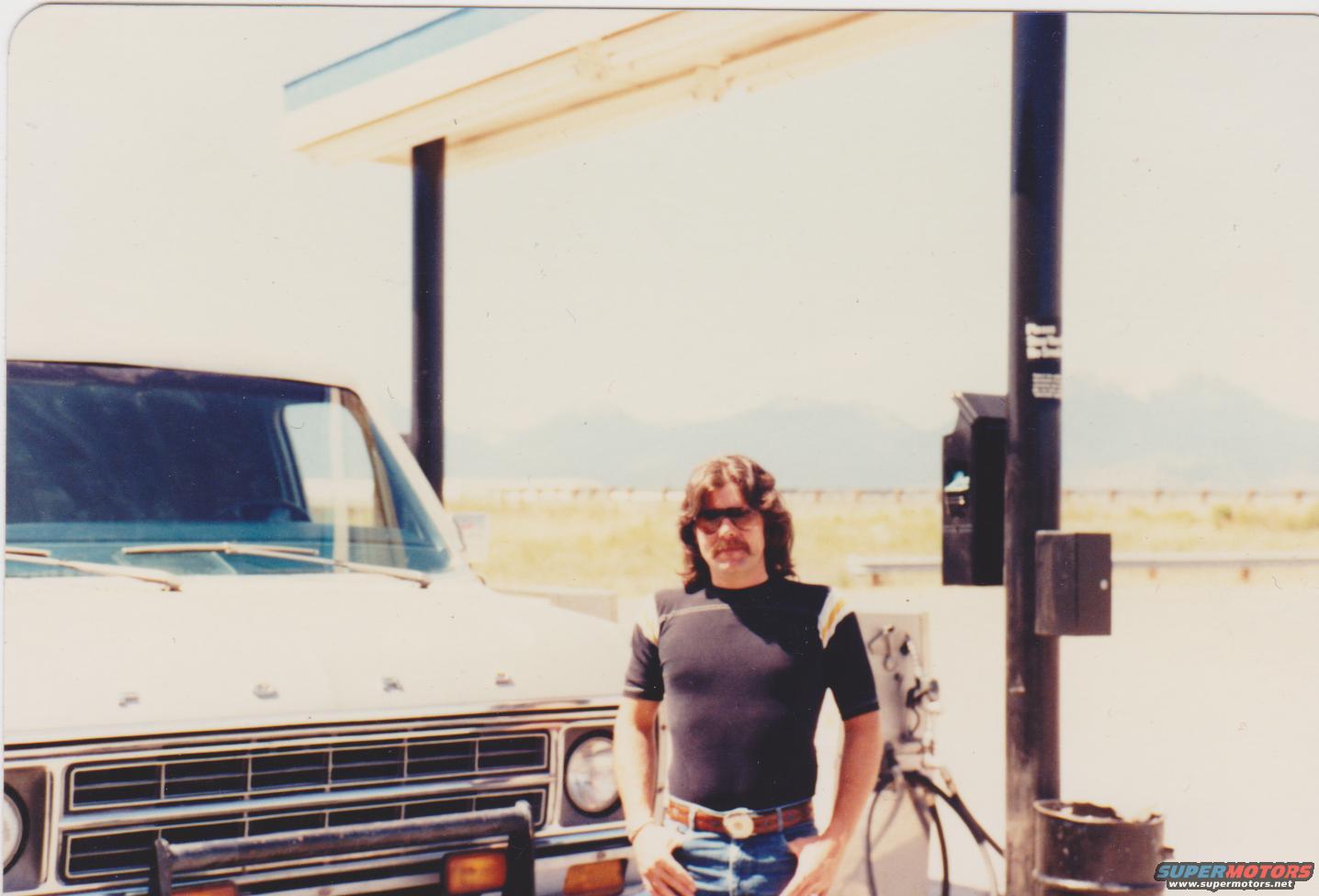 1977 Ford E350 photo