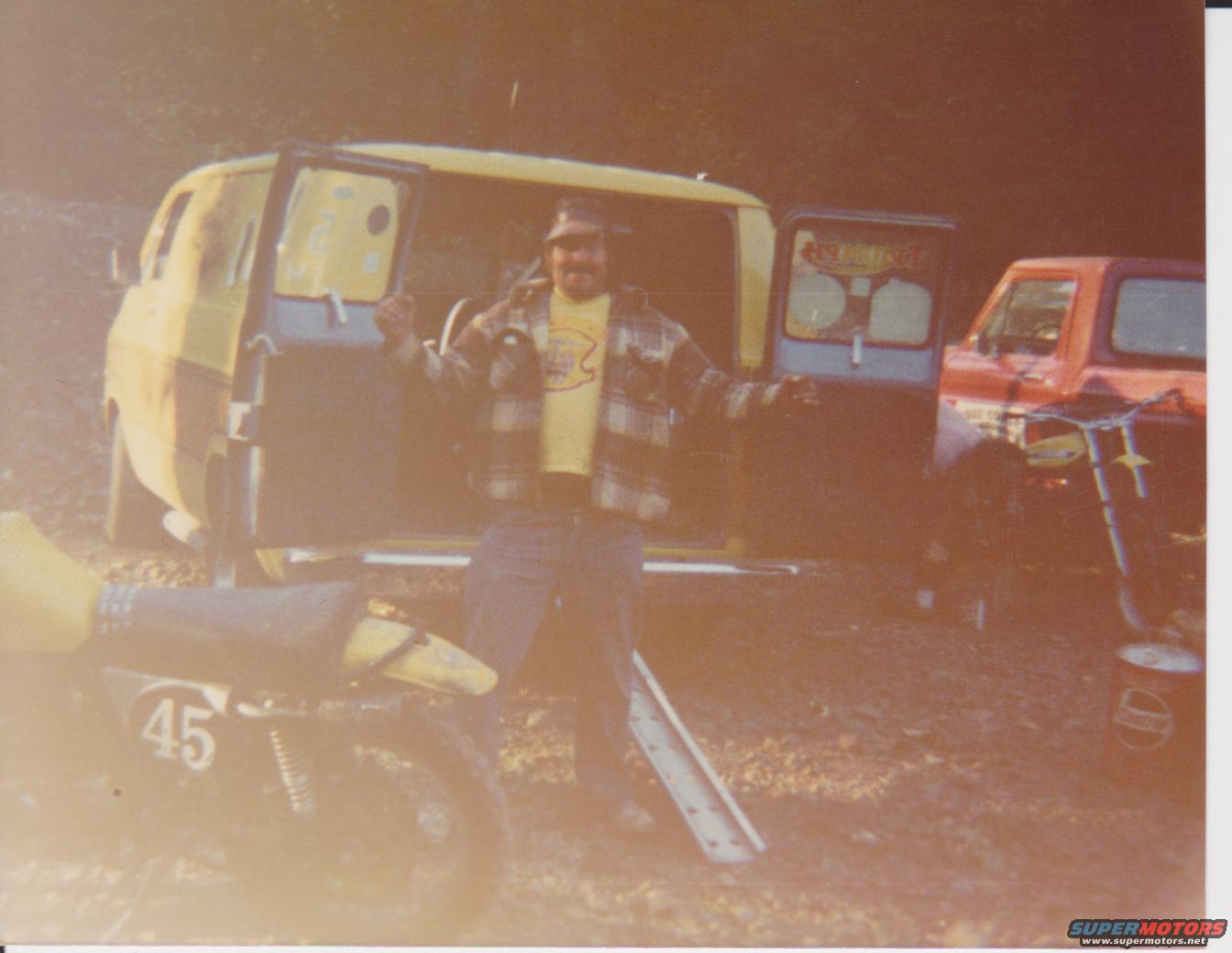 1977 Ford E350 photo