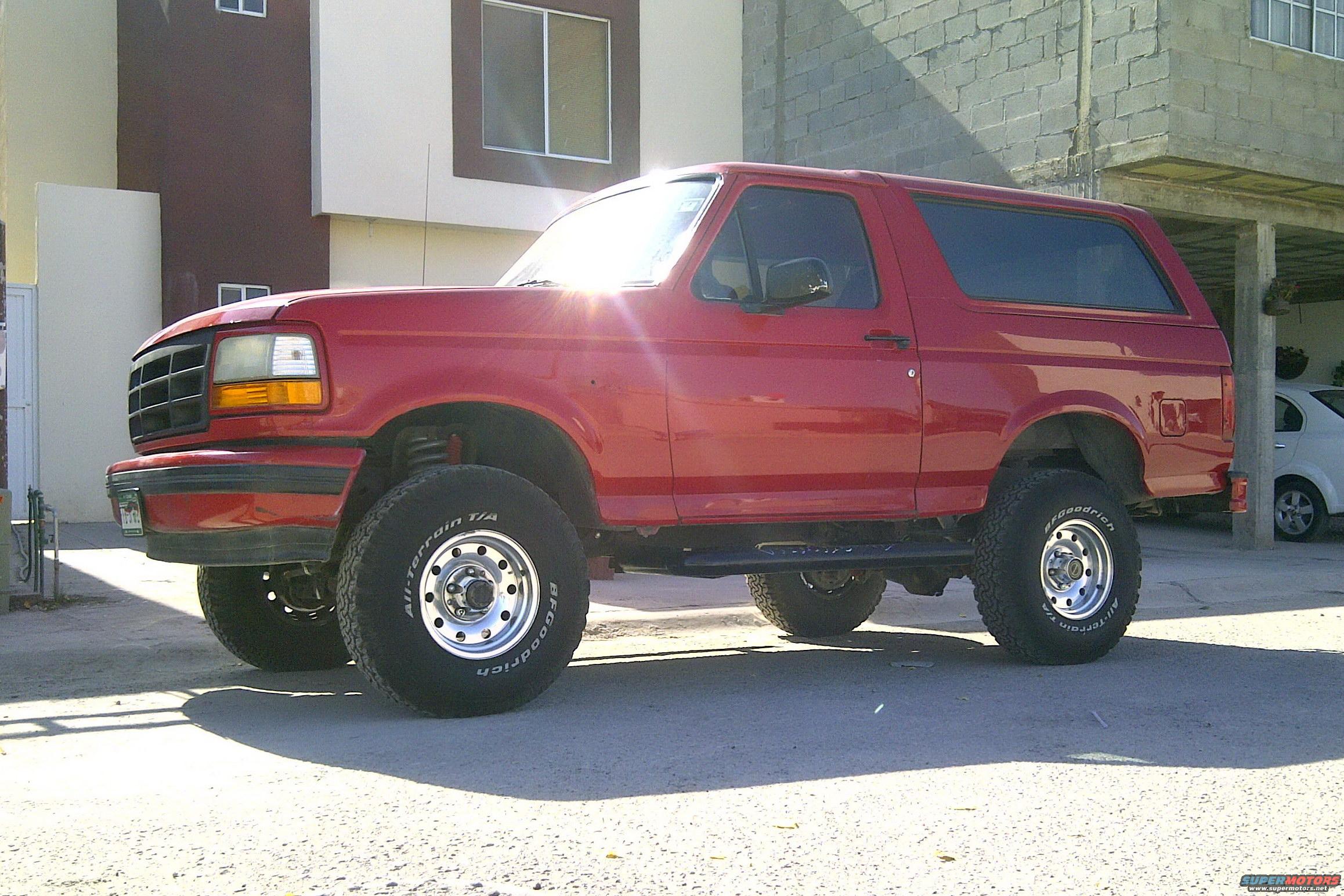 1995 Ford Bronco photo