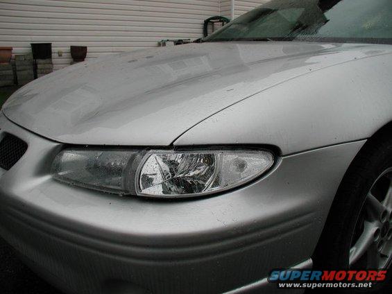 2002 Pontiac Grand Prix front corner with clear turn signal and headlight