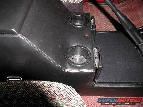 center_console_044.jpg 