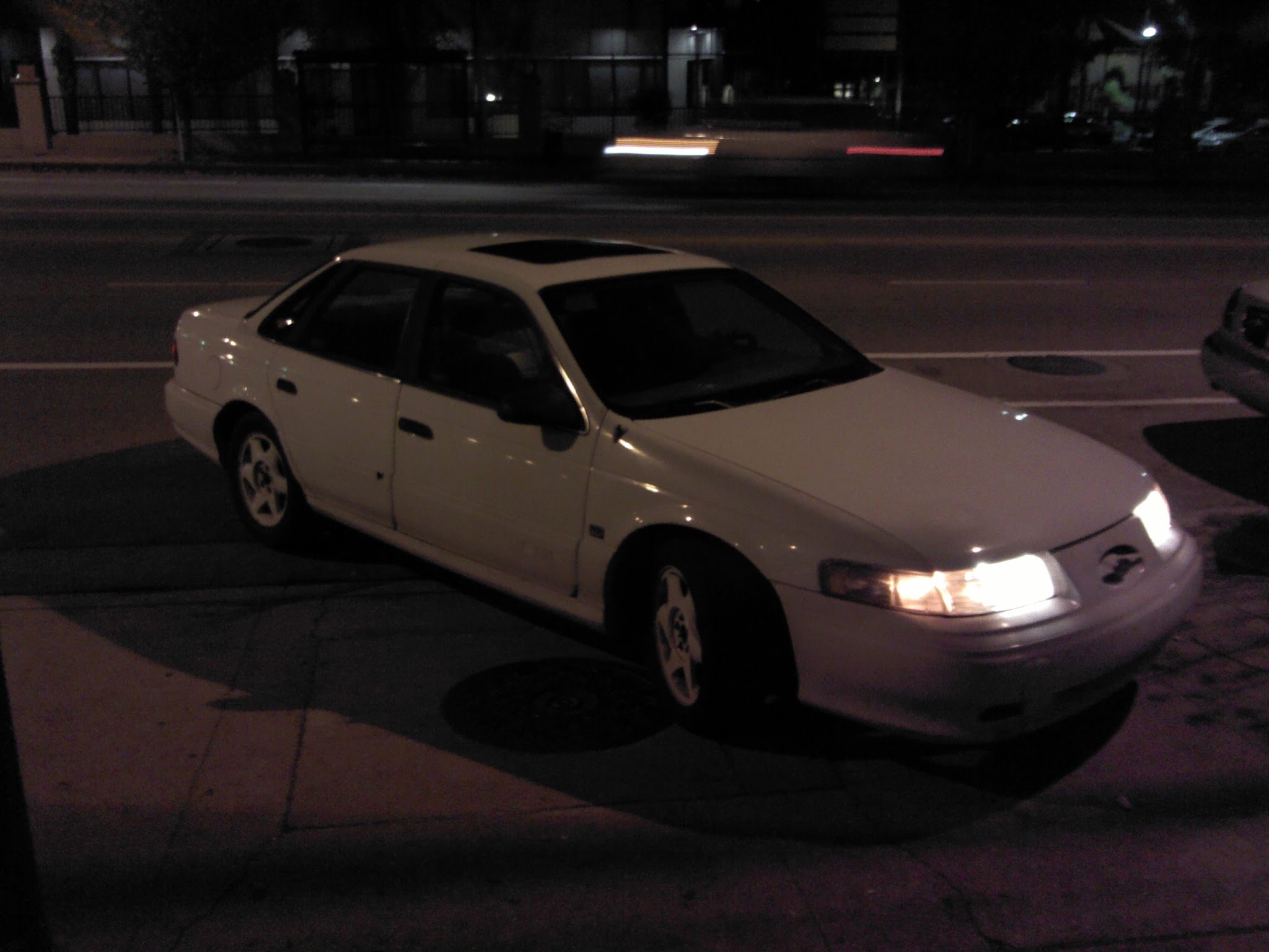 1992 Ford Taurus photo