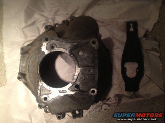 86-mustang-t5-bellhousing-and-clutch-fork.jpg 65 Mustang-86 Mustang T5 bellhousing and fork
