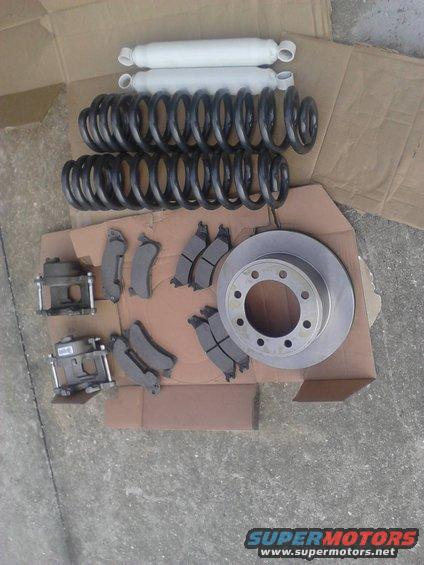 p82a0321.jpg Deaver 5.5" Superflex Coils. Shocks. Bigger calipers and pads for the front. New rotors pads and upgraded dual piston calipers for the rear. some stuff not pictured