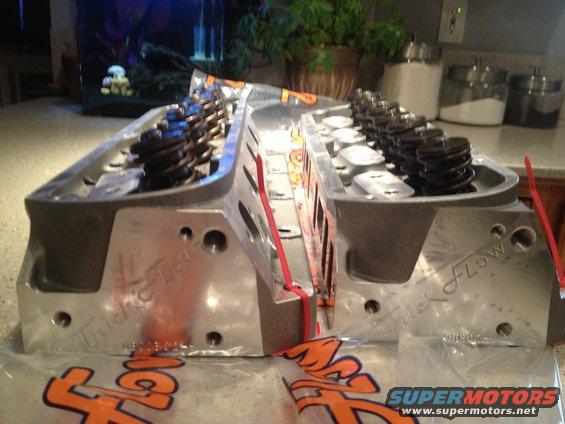 twisted-wedge-170-heads-side-1.jpg 65 Mustang Trick Flow twisted wedge 170 heads, 58cc