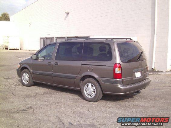 2005 Chevrolet Venture rear 3/4 view, parked on asphalt