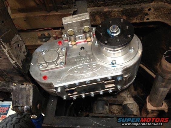Atlas transfer case with Advance Adapters logo and 2-4-1 designation
