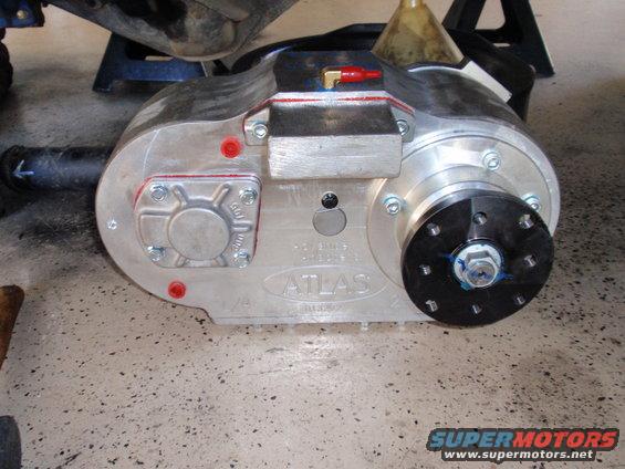 Atlas transfer case with "ATLAS" cast into housing