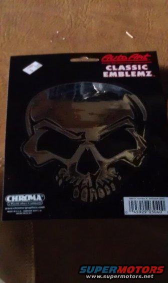 Auto Art Classic Emblemz skull emblem in retail packaging with Chroma logo