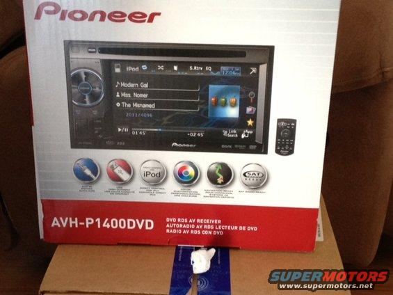 Pioneer AVH-P1400DVD car stereo box with remote