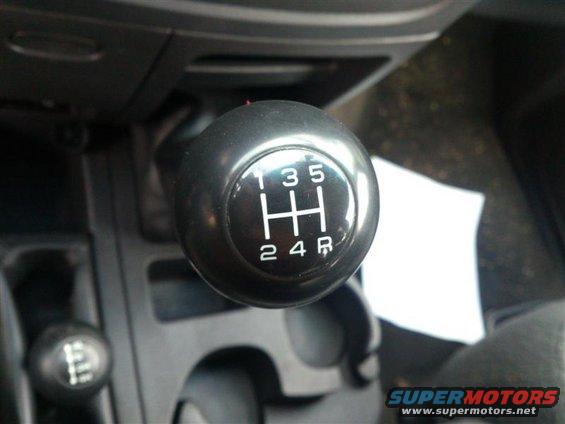 Manual transmission shifter with 5 gears and reverse