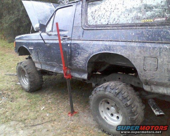puttin on the body lift, 35x14.5 boggers
